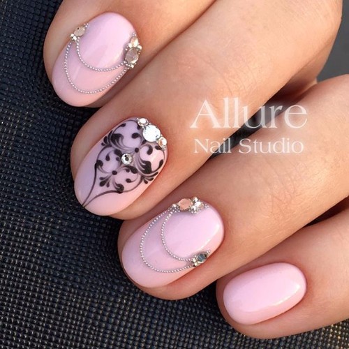 light-pink nails for prom party