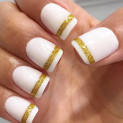 golden and white nails for prom party