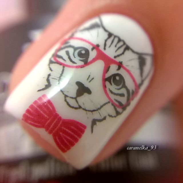 nail design cat with glasses