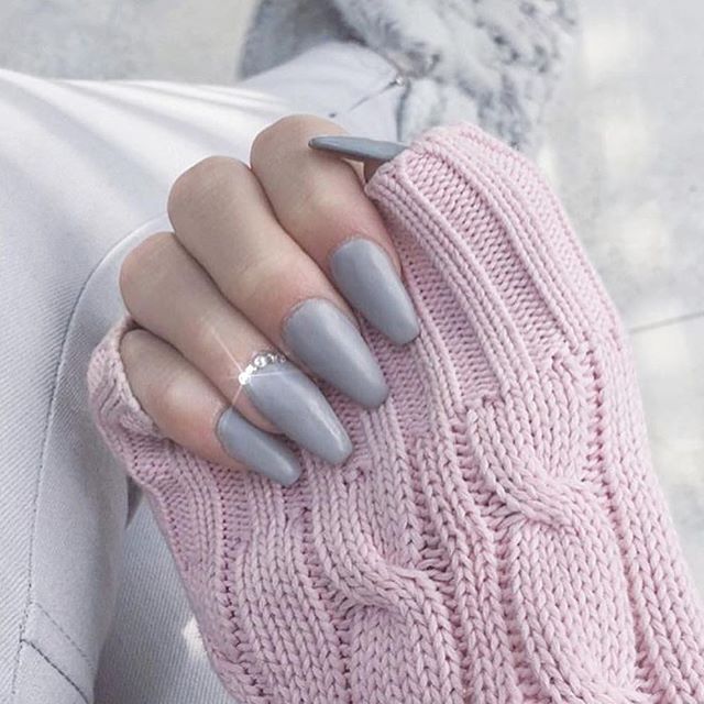 gray trendy nail design