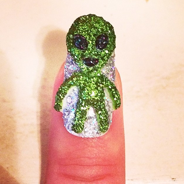 crazy 3D alien nail design