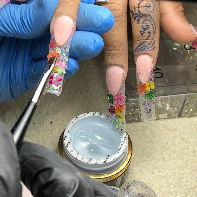 dry flower manicure