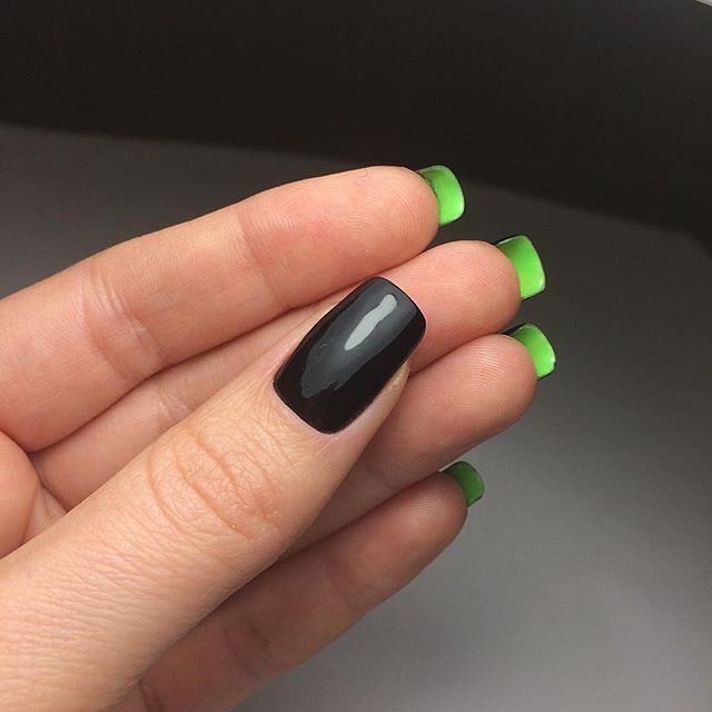 двухсторонний маникюр черный с зеленым