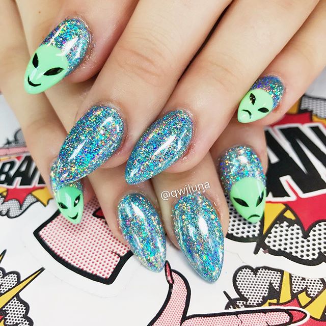 UFO nails