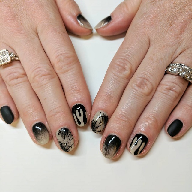 goth Halloween spider web design for nails