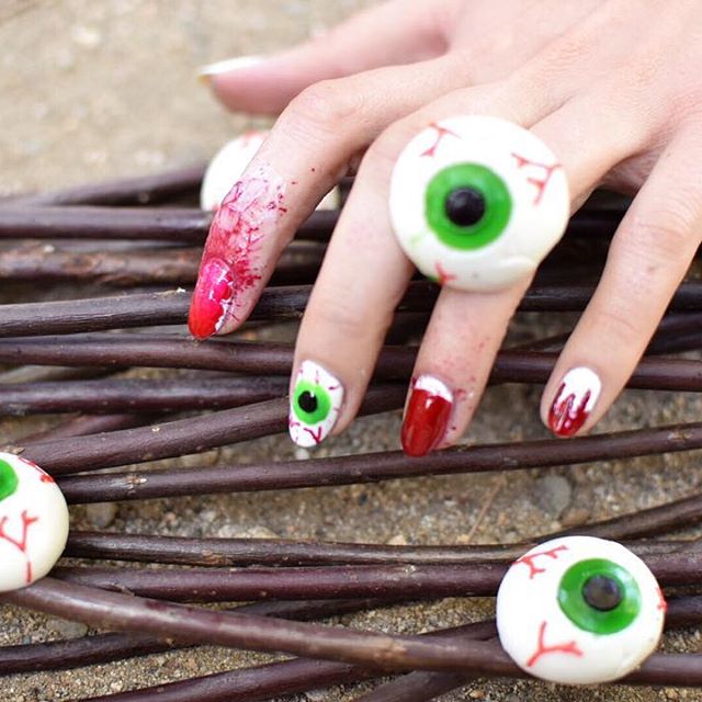 bloody eyes nail design for Halloween