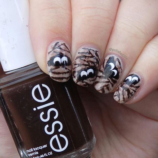 Halloween mummy nail design