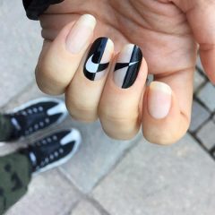 черно-белые-контрастные-ногти-найк