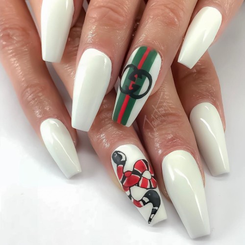 gucci-nails-маникюр-в-стиле-гуччи