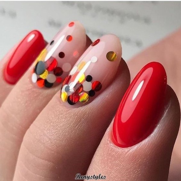 Дизайн ногтей красный с блестками