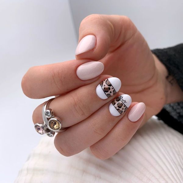 белый дизайн ногтей леопардовый