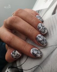дизайн ногтей татуировка